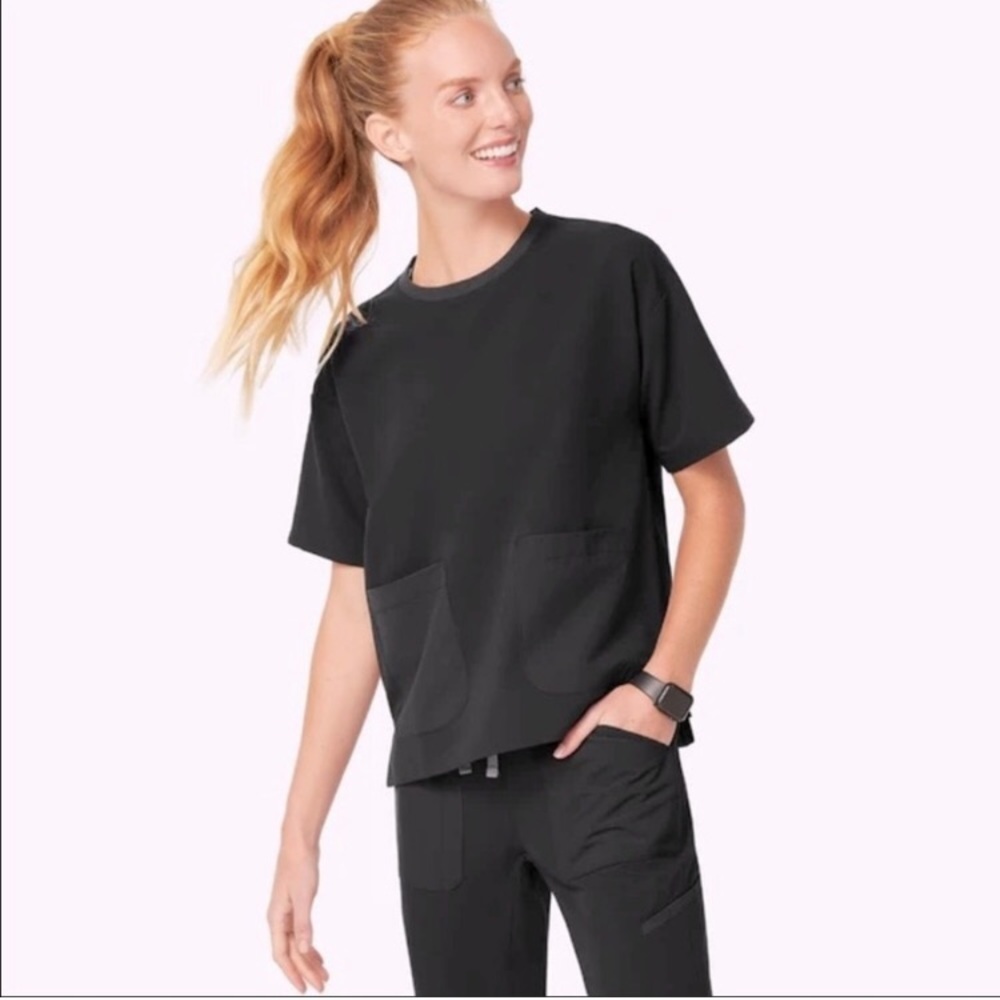 Figs Bene Crew Neck Scrub Top in Black